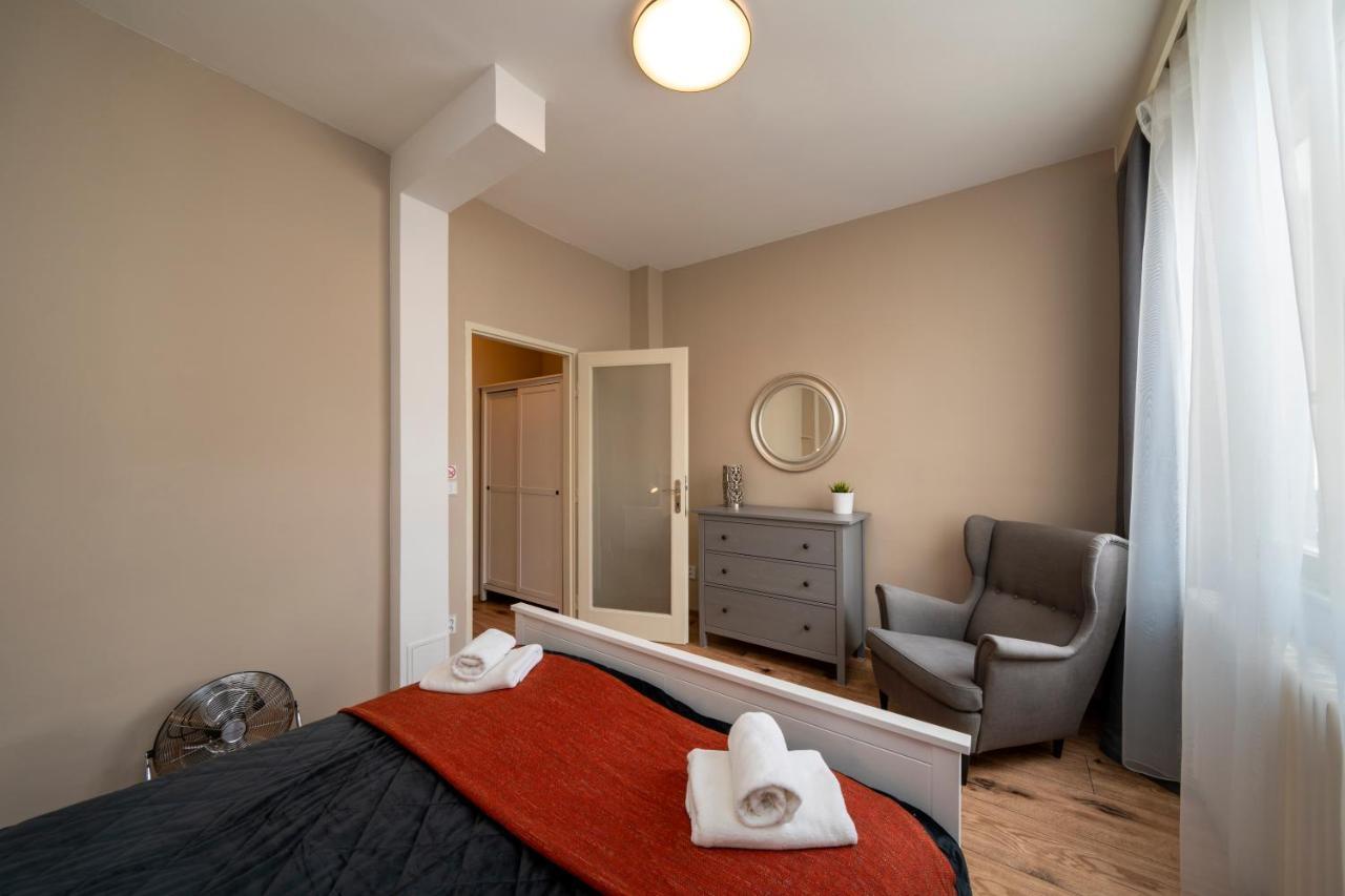 New Town - Apple Apartments Прага Екстер'єр фото
