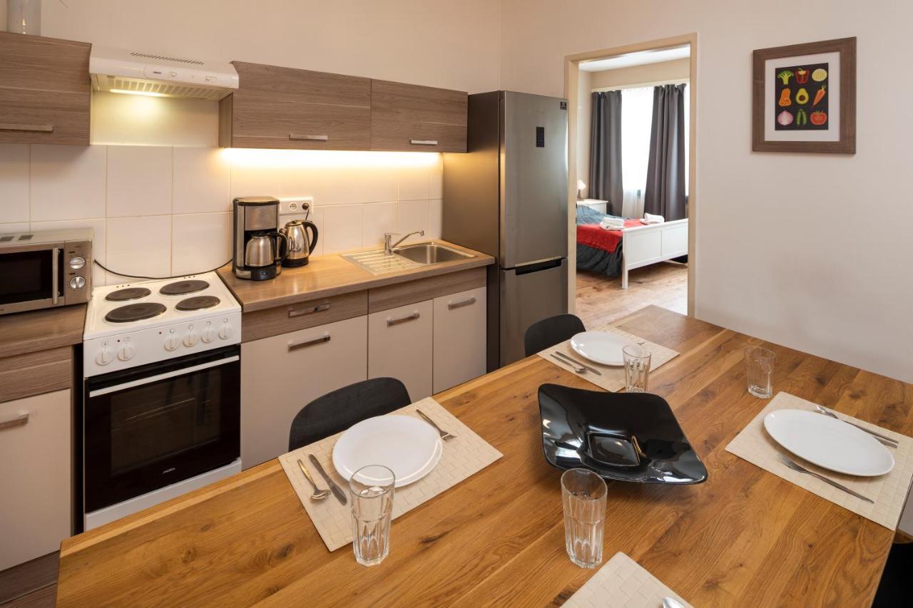 New Town - Apple Apartments Прага Екстер'єр фото
