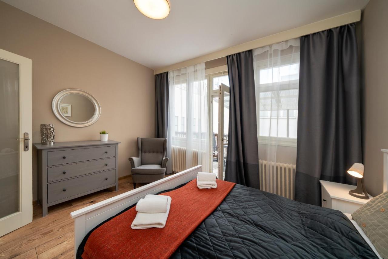New Town - Apple Apartments Прага Екстер'єр фото