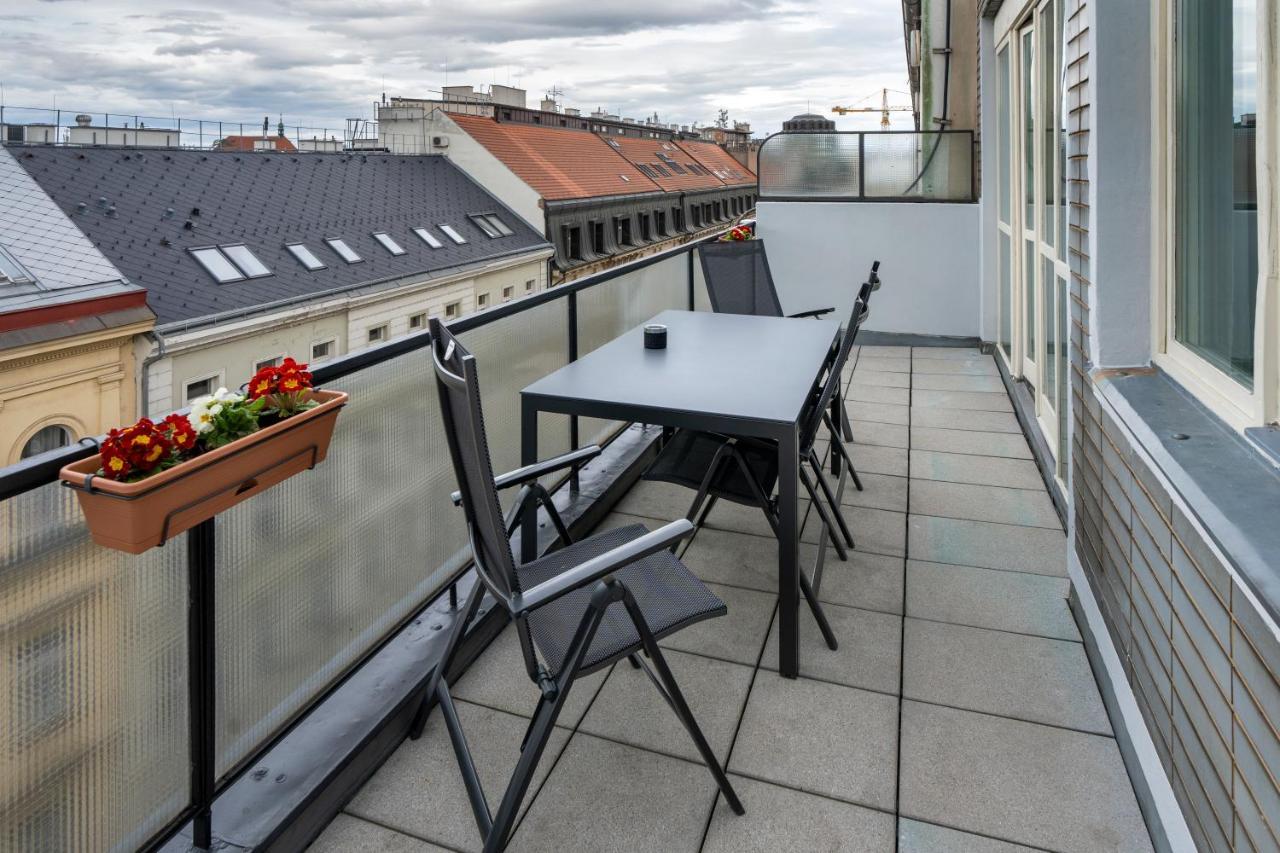 New Town - Apple Apartments Прага Екстер'єр фото