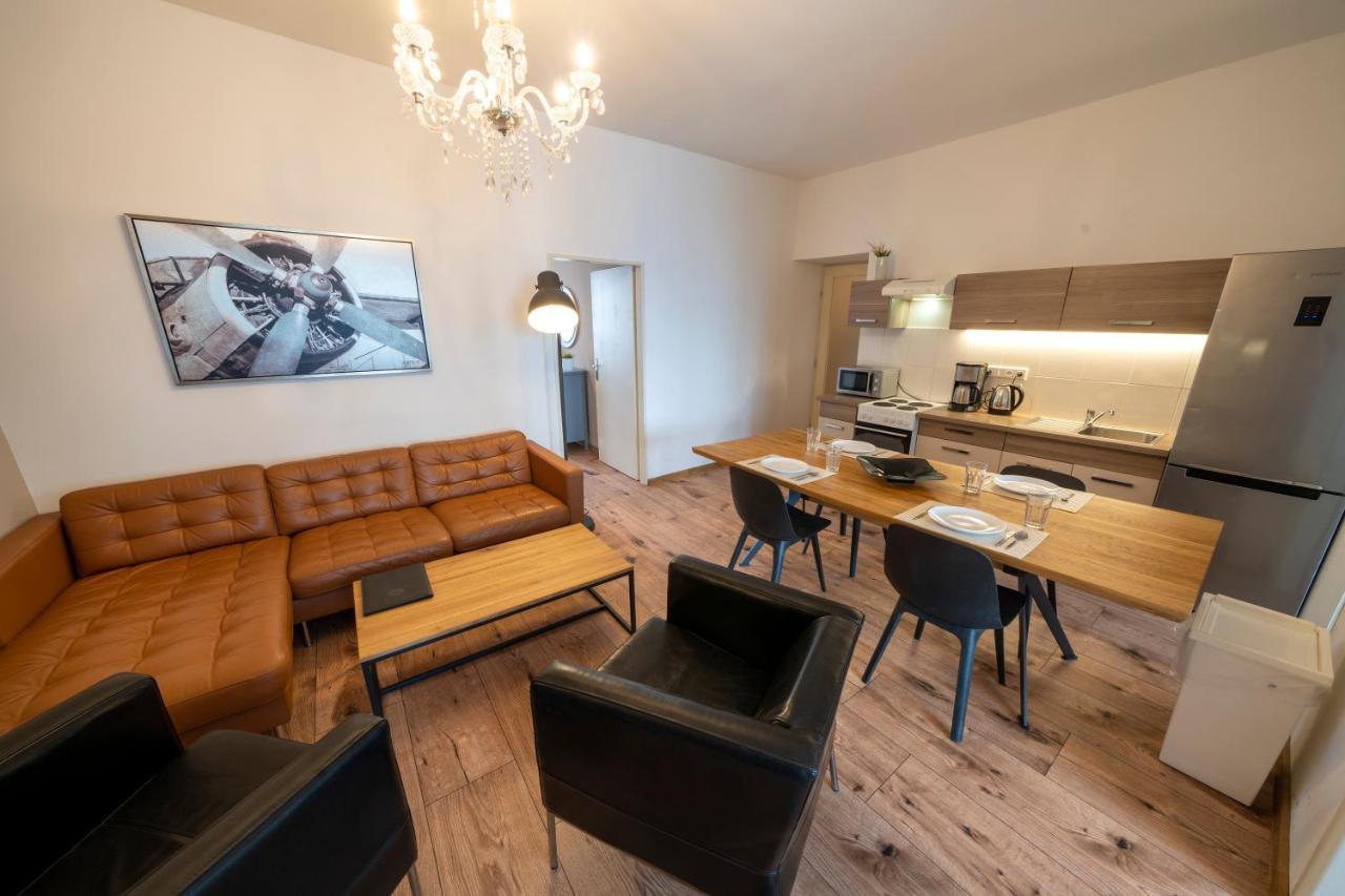 New Town - Apple Apartments Прага Екстер'єр фото
