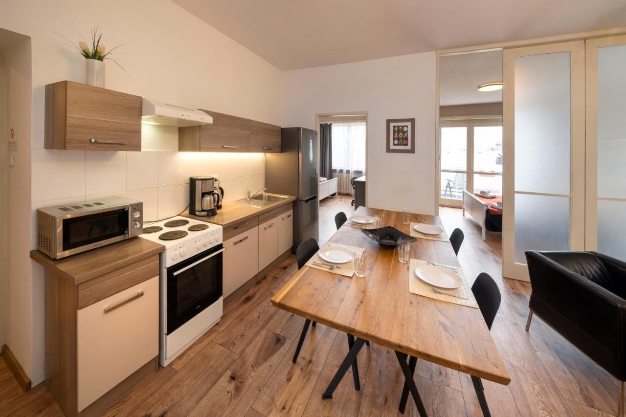 New Town - Apple Apartments Прага Екстер'єр фото