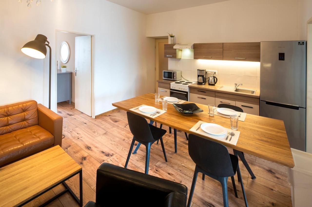 New Town - Apple Apartments Прага Екстер'єр фото