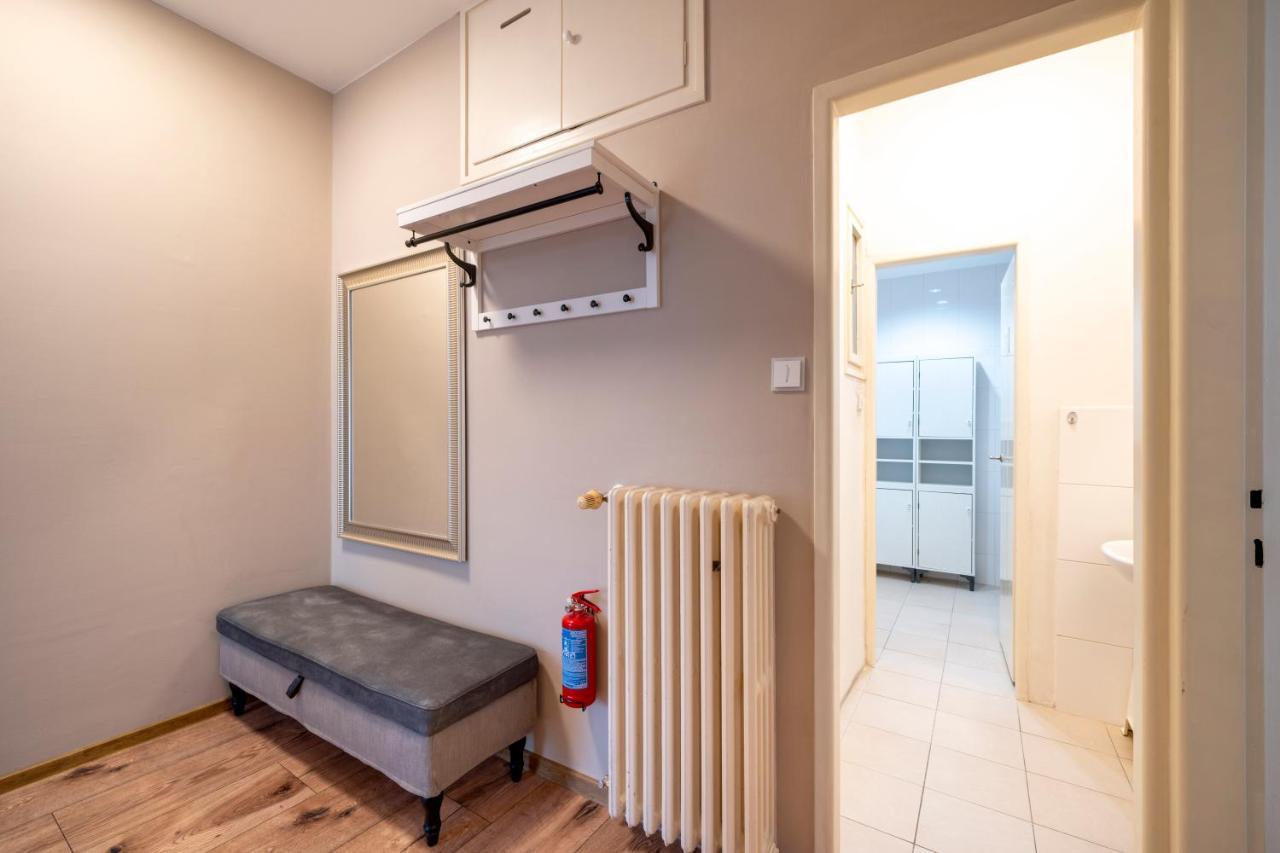 New Town - Apple Apartments Прага Екстер'єр фото